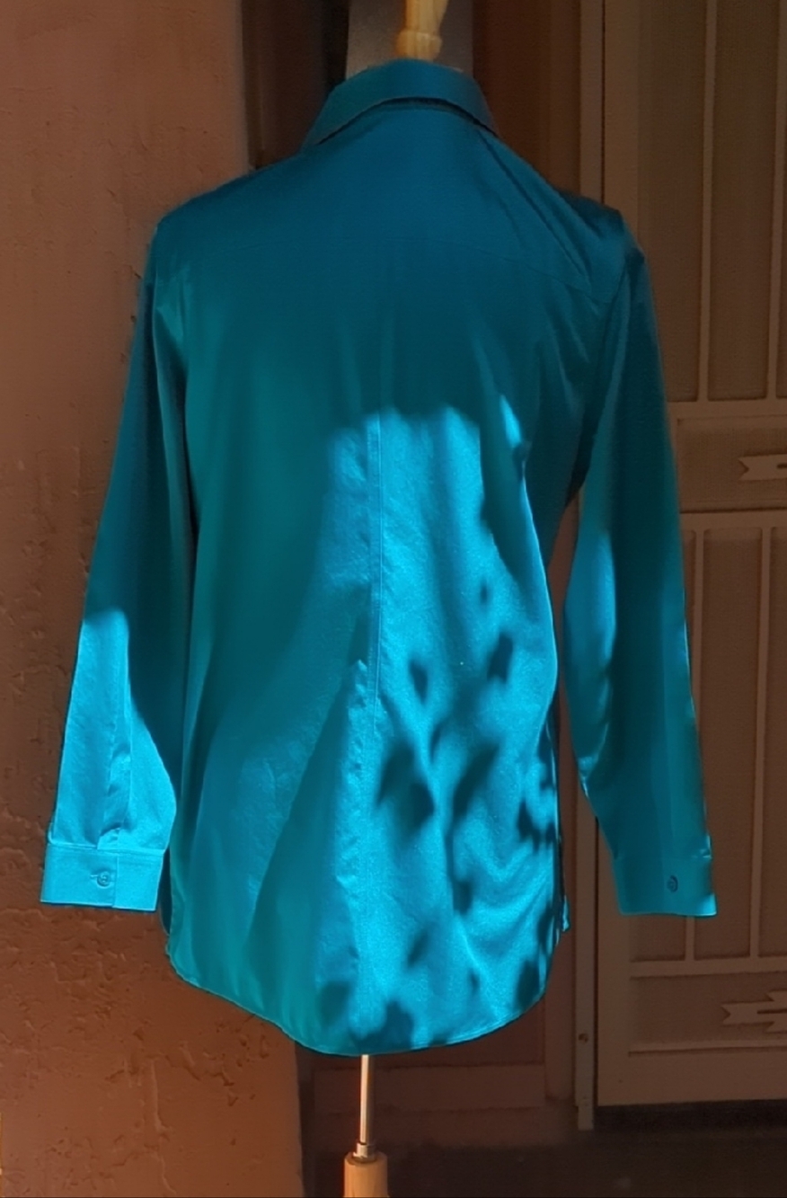 Chico's No Iron Teal Button-Down Collared Shirt - Picture 4 of 5